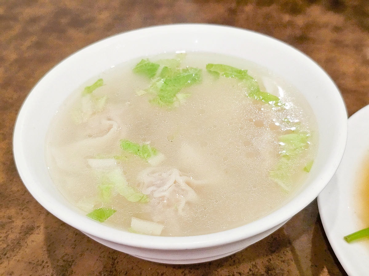 高雄五甲|金鼎牛肉麵手工水餃 冷氣開放,在地老字號排隊小吃 - 第16張圖