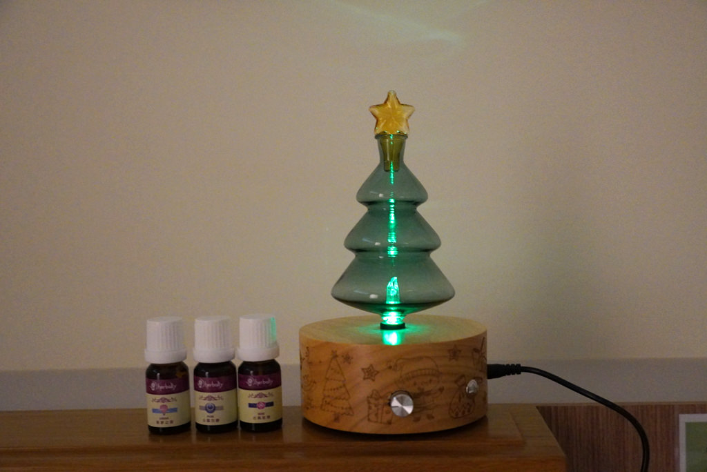 herbally 草本真情｜聖誕樹精油擴香儀-客製化雷雕 療癒舒壓放鬆 打造幸福的香氛生活