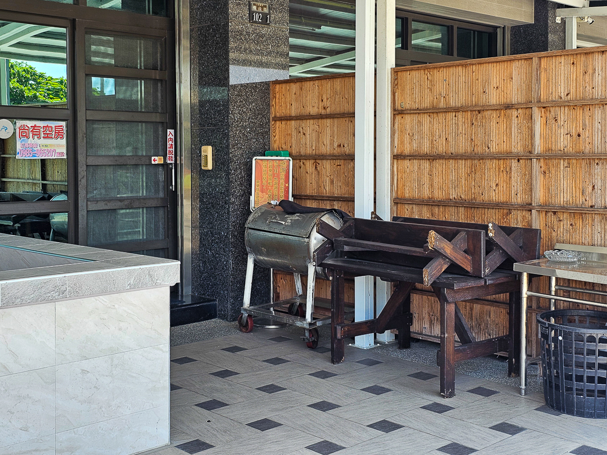墾丁包棟住宿推薦｜墾丁慕蘭旅店 擁有KTV、電動麻將、戲水池的質感電梯民宿