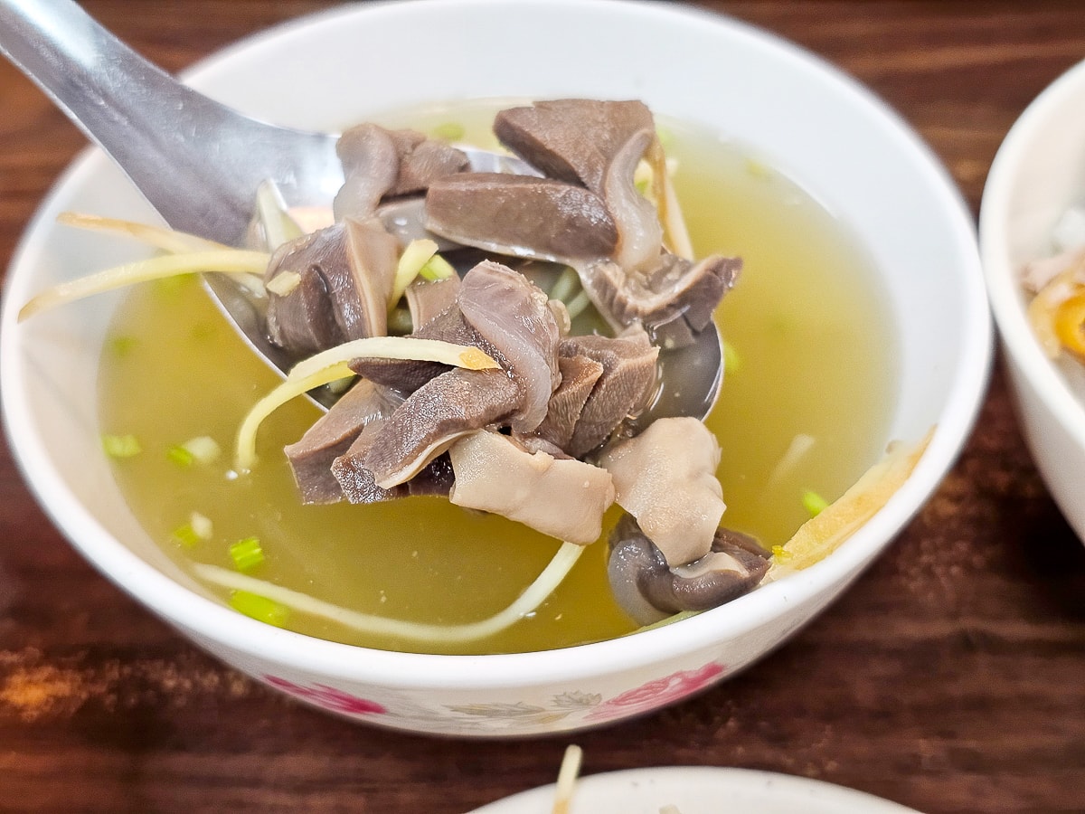 鳳山美食|鴨香寶鴨肉飯麵 鴨肉飯、下水湯,崗山北街超人氣排隊店 - 第14張圖 鳳山美食|鴨香寶鴨肉飯麵 鴨肉飯、下水湯,崗山北街超人氣排隊店