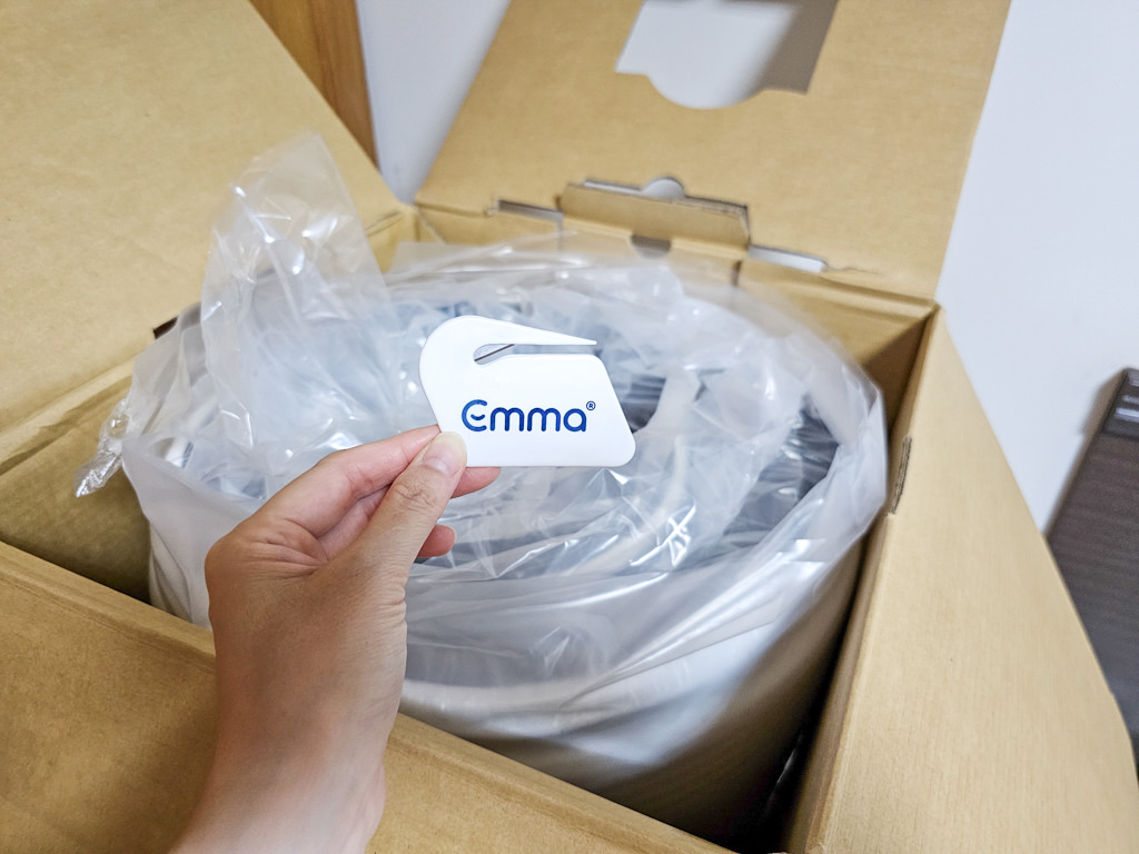 床墊推薦｜德國Emma 石墨烯黑鑽床墊，100天免費試睡，歐洲銷量第一的床墊品牌，全球累計販售超600萬張，享受夜晚被擁抱的安全感