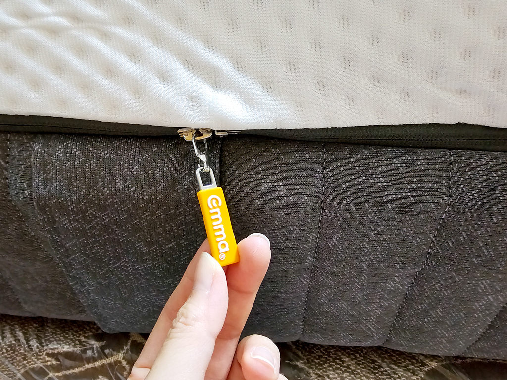 床墊推薦｜德國Emma 石墨烯黑鑽床墊，100天免費試睡，歐洲銷量第一的床墊品牌，全球累計販售超600萬張，享受夜晚被擁抱的安全感