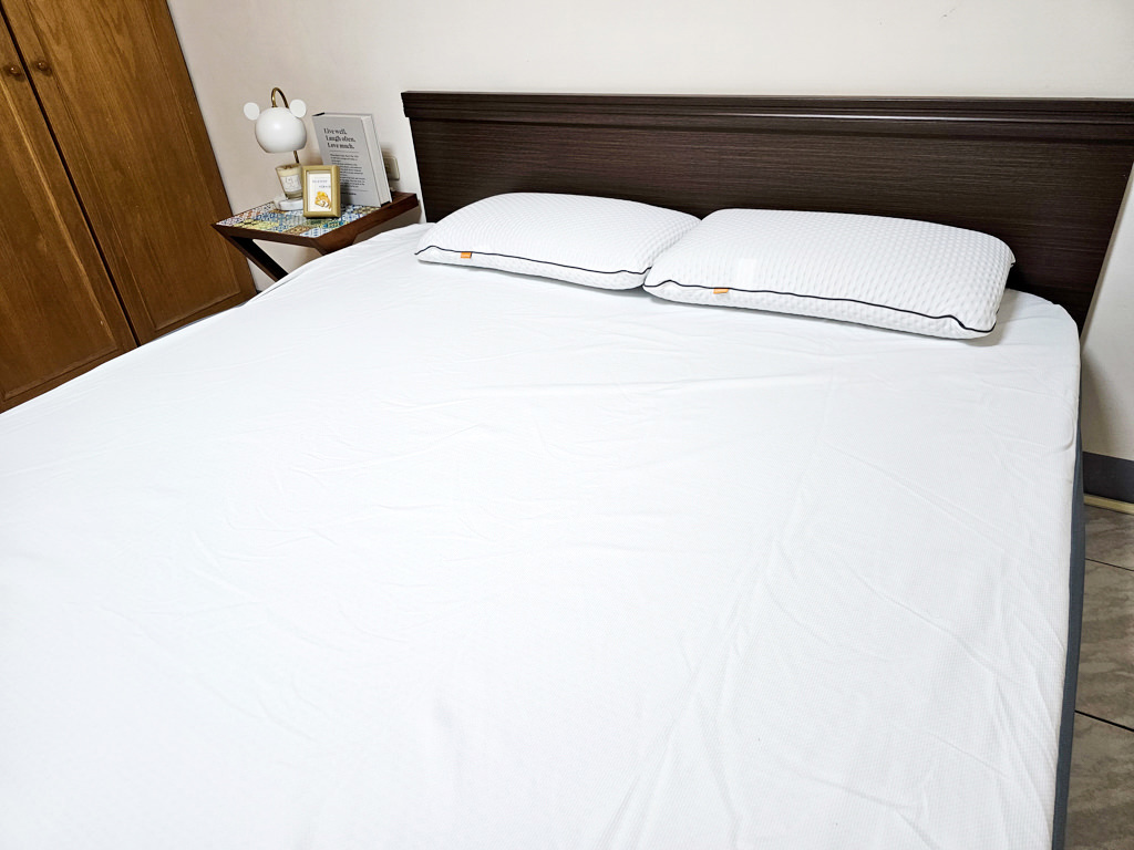 床墊推薦｜德國Emma 石墨烯黑鑽床墊，100天免費試睡，歐洲銷量第一的床墊品牌，全球累計販售超600萬張，享受夜晚被擁抱的安全感