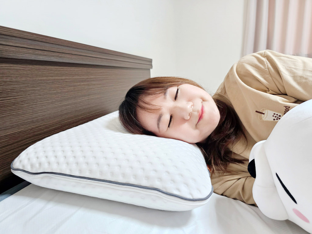 床墊推薦｜德國Emma 石墨烯黑鑽床墊，100天免費試睡，歐洲銷量第一的床墊品牌，全球累計販售超600萬張，享受夜晚被擁抱的安全感