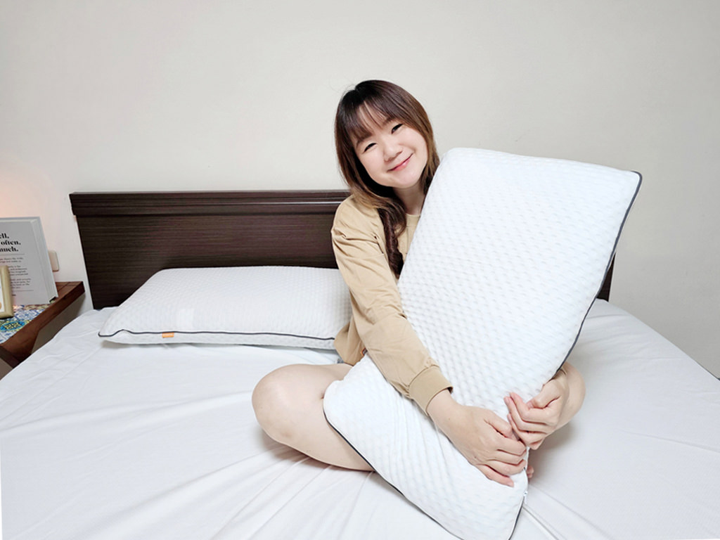 床墊推薦｜德國Emma 石墨烯黑鑽床墊，100天免費試睡，歐洲銷量第一的床墊品牌，全球累計販售超600萬張，享受夜晚被擁抱的安全感