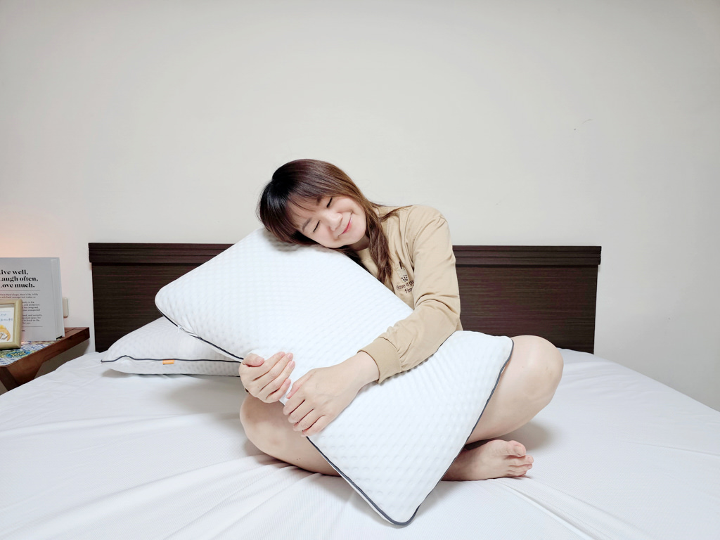 床墊推薦｜德國Emma 石墨烯黑鑽床墊，100天免費試睡，歐洲銷量第一的床墊品牌，全球累計販售超600萬張，享受夜晚被擁抱的安全感