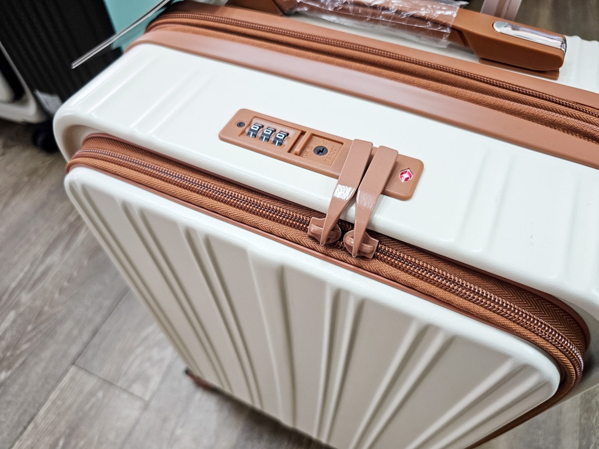 台南平價行李箱推薦|古色古箱行李箱專賣店 款式齊全、價格超甜、行李箱維修當日可取件 - 第18張圖 台南平價行李箱推薦|古色古箱行李箱專賣店 款式齊全、價格超甜、行李箱維修當日可取件