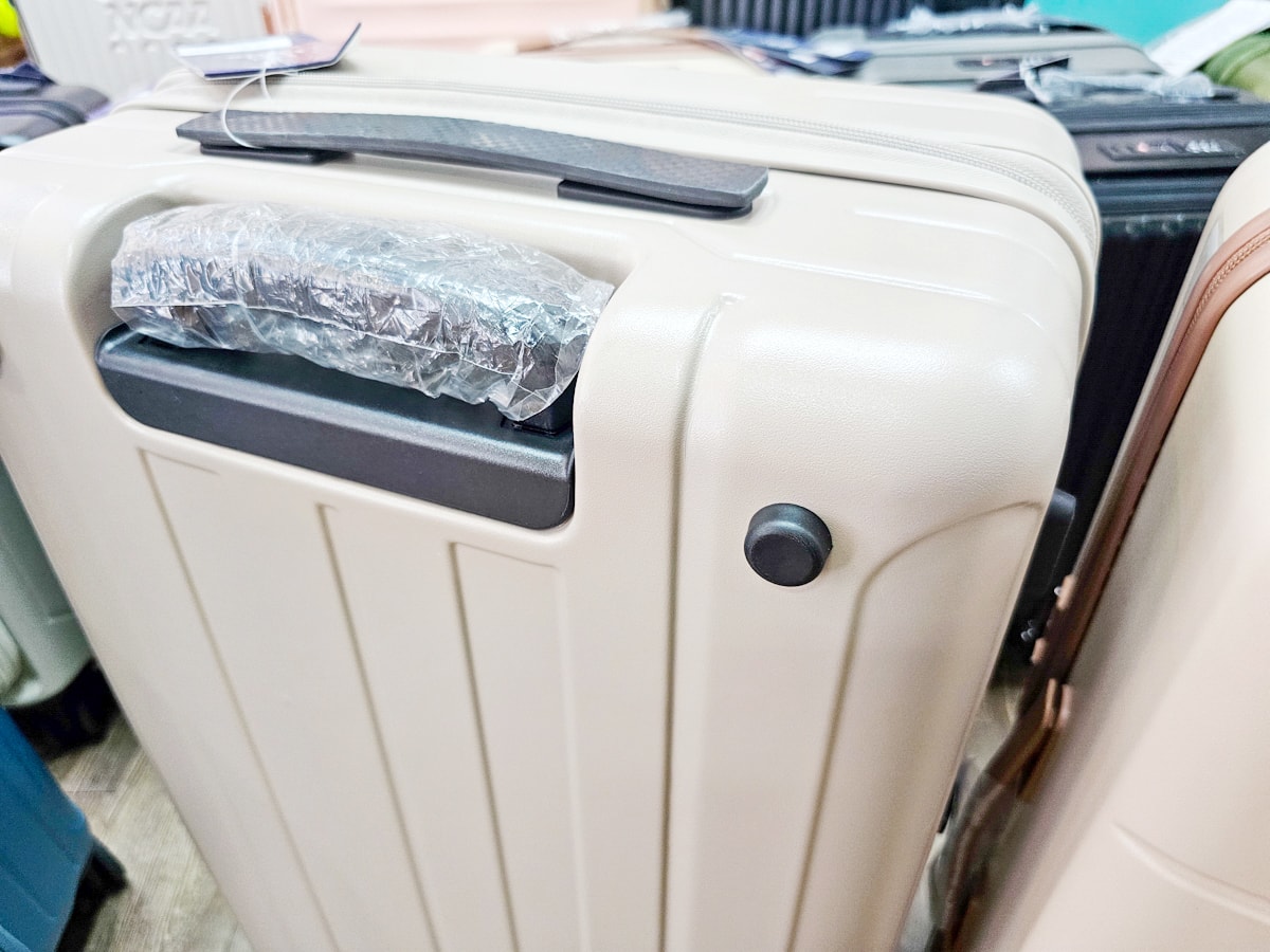 台南平價行李箱推薦|古色古箱行李箱專賣店 款式齊全、價格超甜、行李箱維修當日可取件 - 第34張圖 台南平價行李箱推薦|古色古箱行李箱專賣店 款式齊全、價格超甜、行李箱維修當日可取件