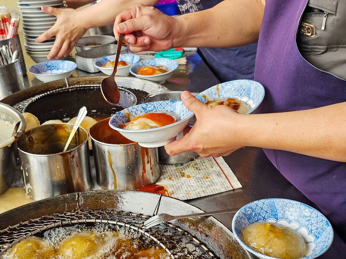 竹山美食|百年廟口肉圓 貢丸豆腐湯只要20元!竹山連興宮對面,超人氣平價小吃 - 第8張圖