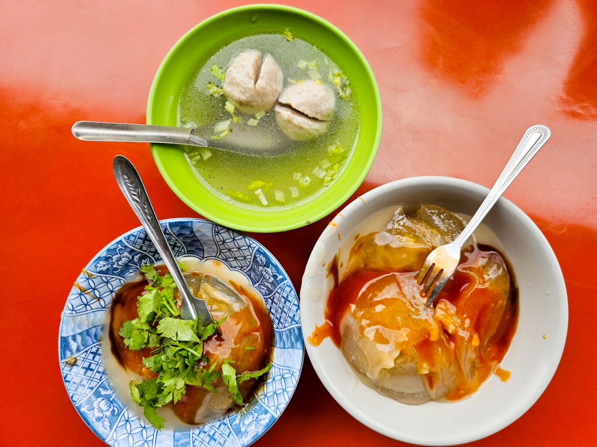 竹山美食|百年廟口肉圓 貢丸豆腐湯只要20元!竹山連興宮對面,超人氣平價小吃 - 第12張圖
