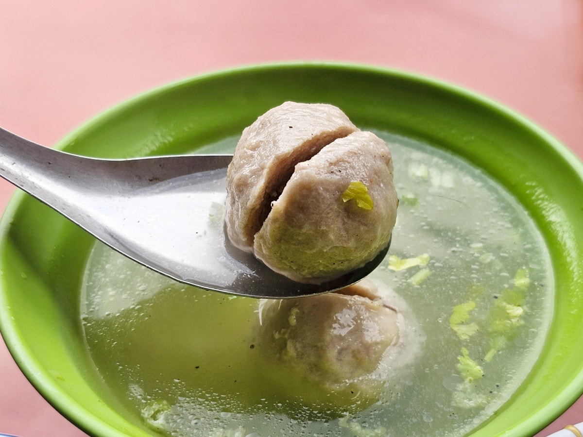 竹山美食|百年廟口肉圓 貢丸豆腐湯只要20元!竹山連興宮對面,超人氣平價小吃 - 第18張圖