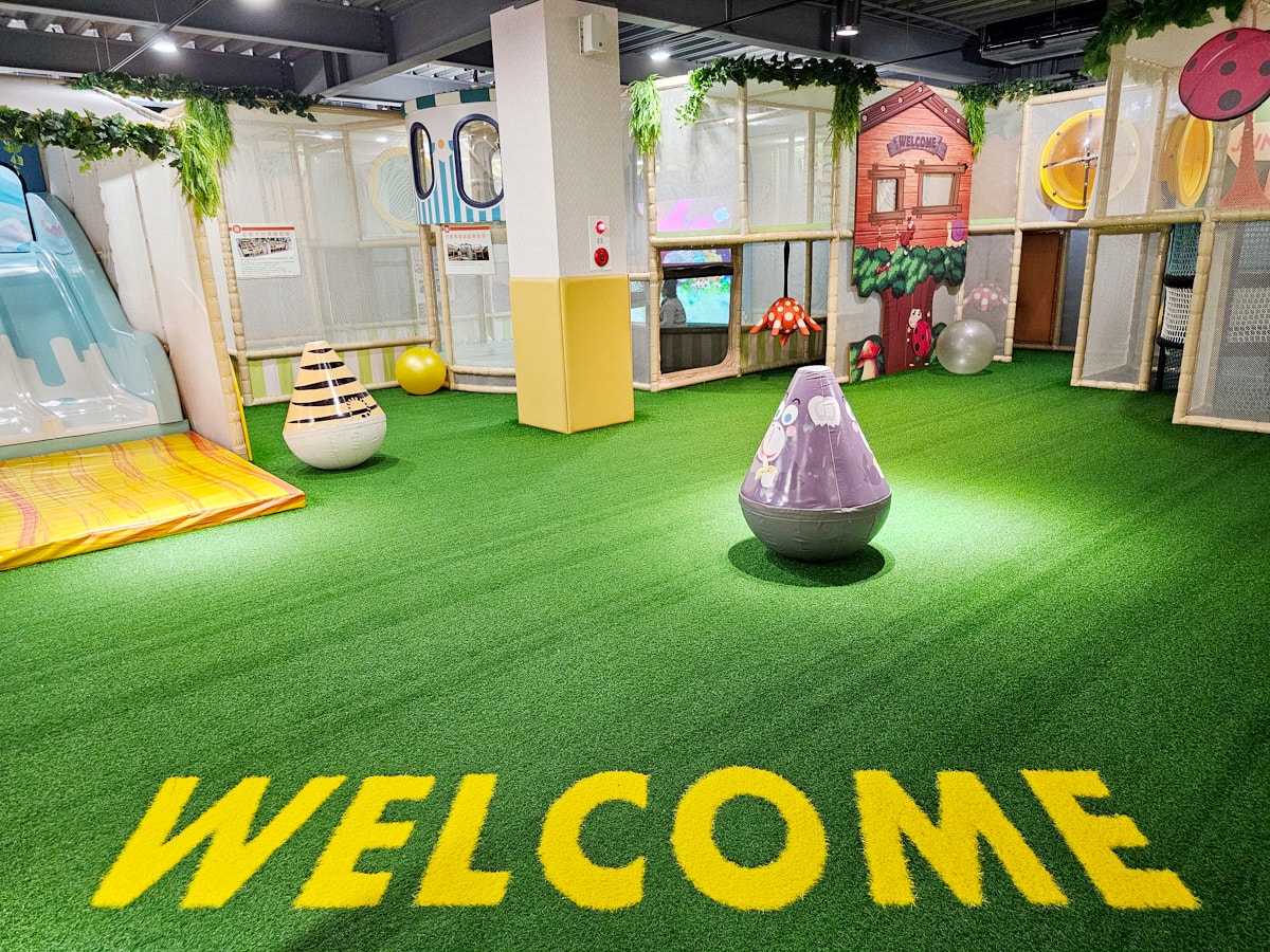 南投景點|魯魯札札咖啡親子館 日月潭最大室內親子樂園!溜小孩放電一定要來玩,伊達邵親子餐廳 - 第9張圖