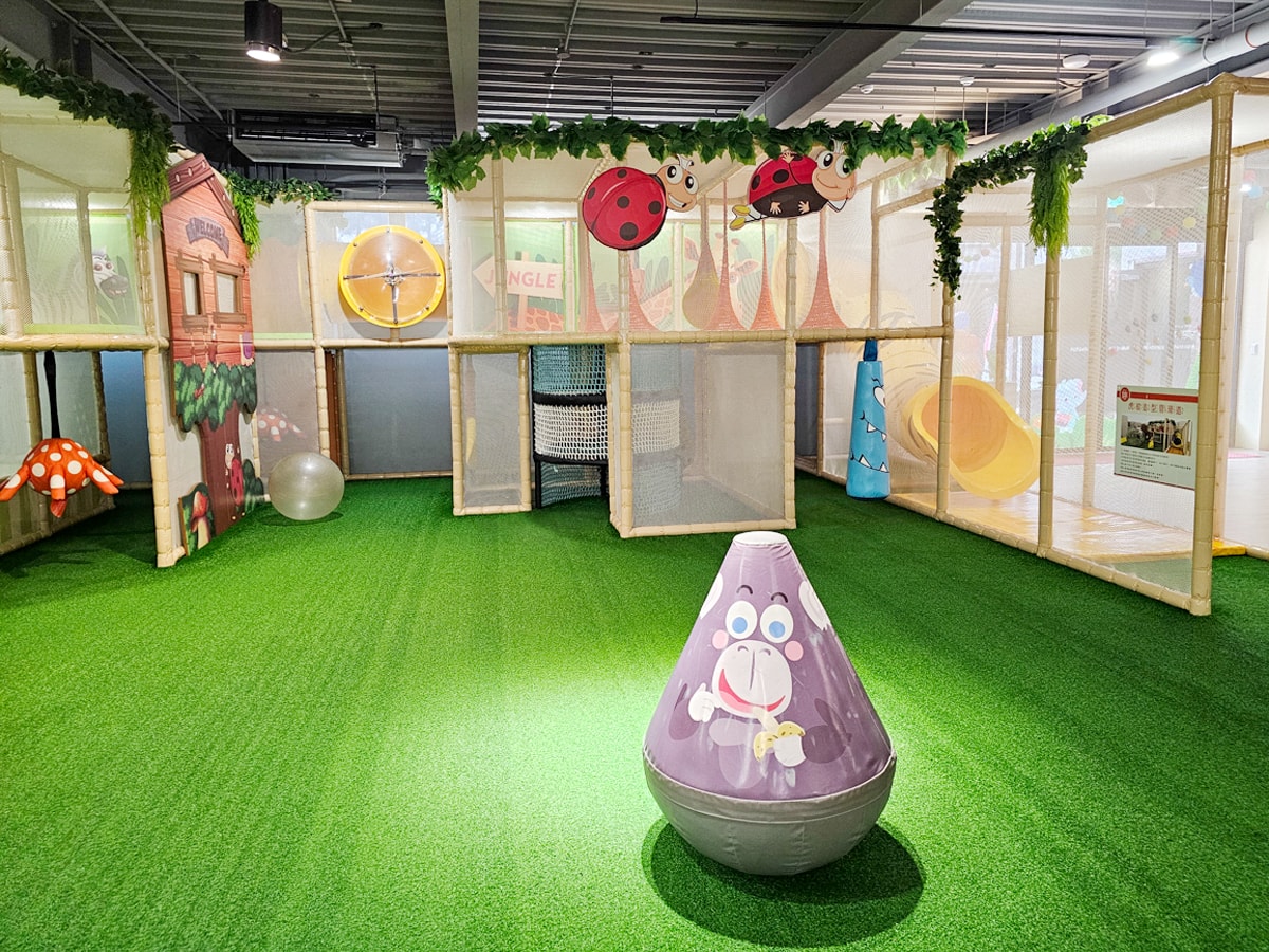 南投景點|魯魯札札咖啡親子館 日月潭最大室內親子樂園!溜小孩放電一定要來玩,伊達邵親子餐廳 - 第11張圖