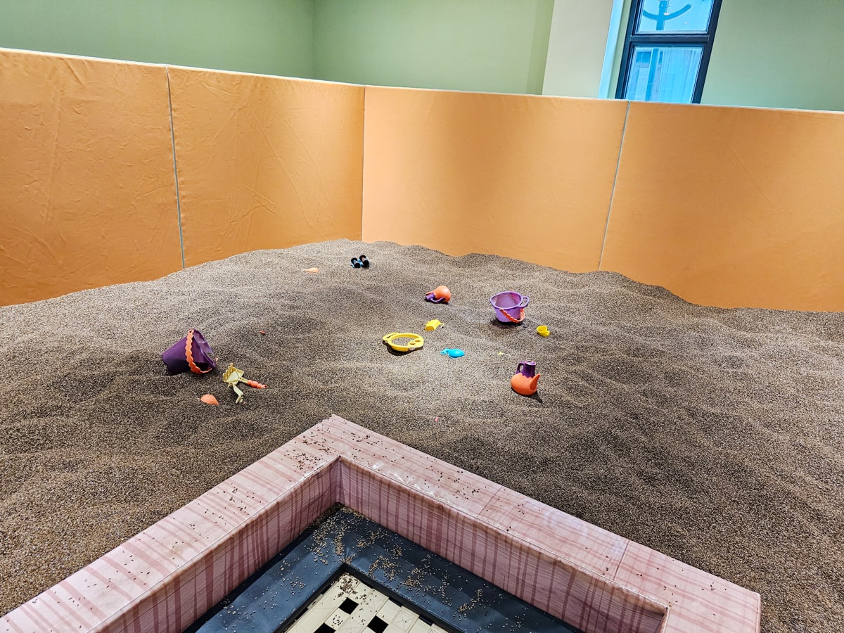 南投景點|魯魯札札咖啡親子館 日月潭最大室內親子樂園!溜小孩放電一定要來玩,伊達邵親子餐廳 - 第26張圖