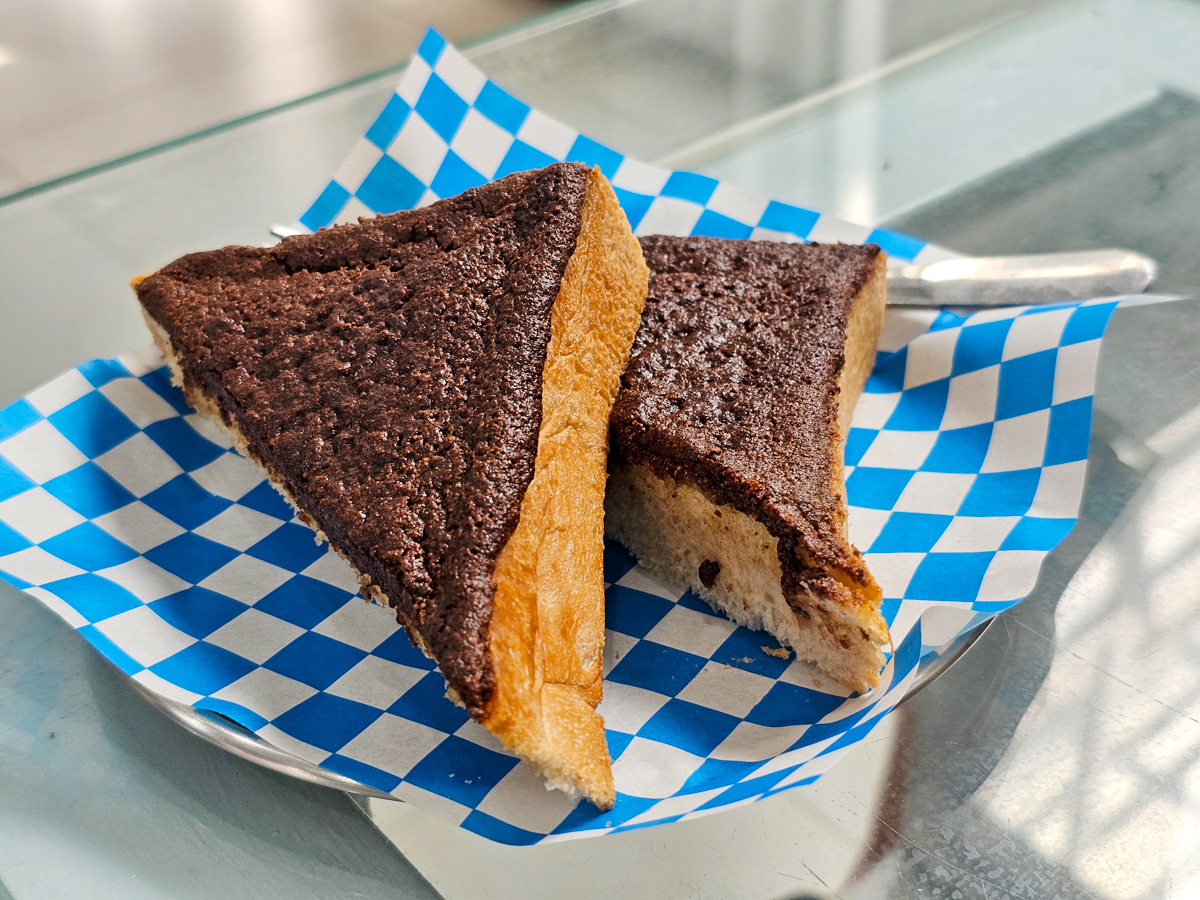 恆春最新網美冰店來囉!藍冰菓 刨冰|奶酥厚片|咖啡 藍與白的相遇 - 第15張圖 恆春最新網美冰店來囉!藍冰菓 刨冰|奶酥厚片|咖啡 藍與白的相遇