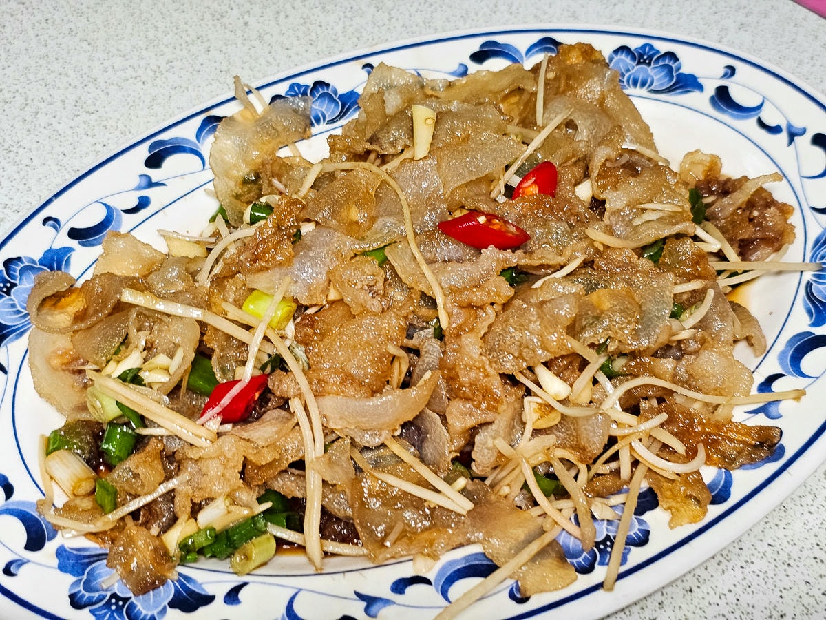 來六龜一定要吃這家!寶來小吃部 在地老店熱炒,梅子雞、香檳鳥超驚豔 - 第6張圖 來六龜一定要吃這家!寶來小吃部 在地老店熱炒,梅子雞、香檳鳥超驚豔