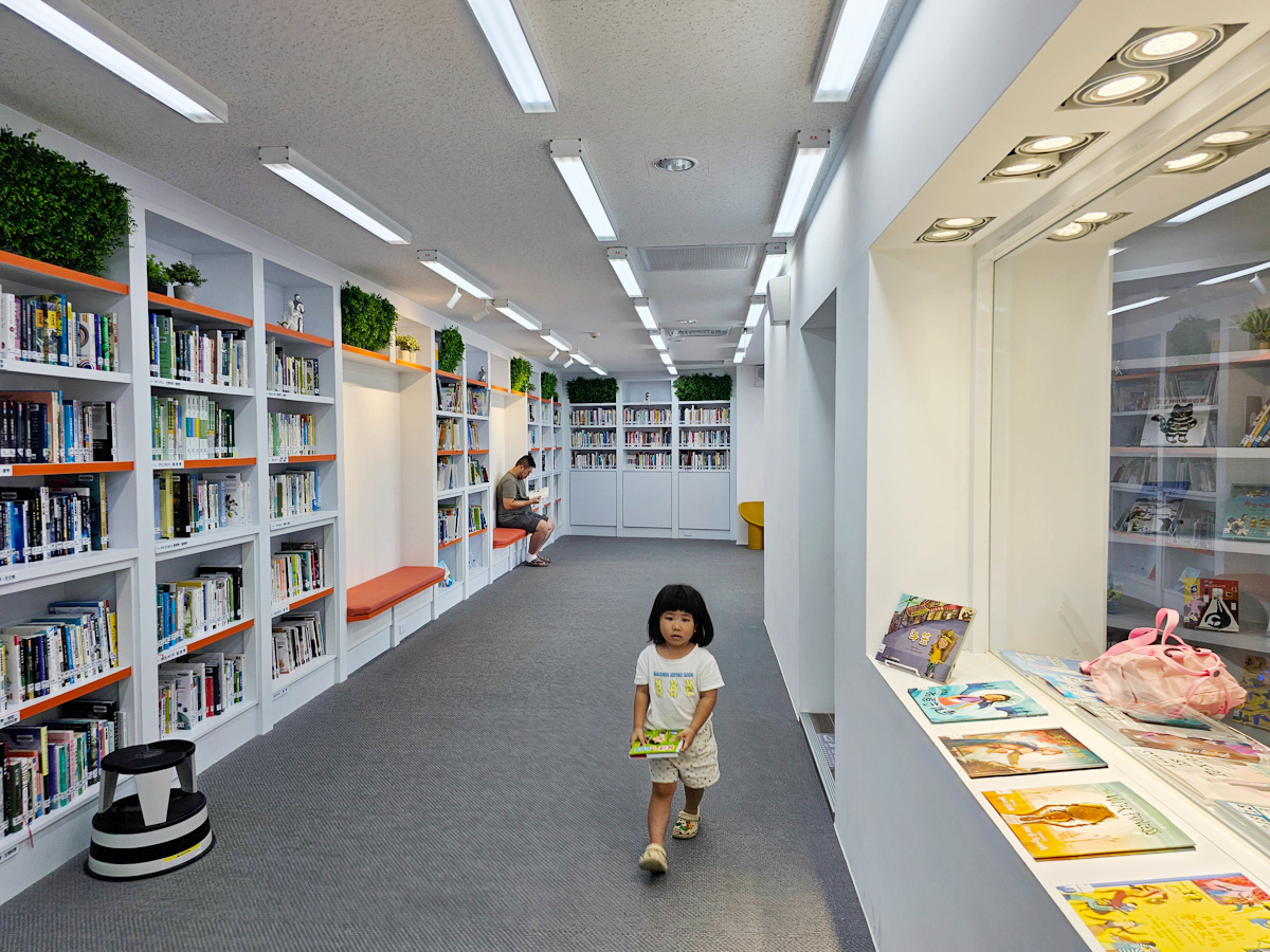 恆春免費景點|恆春文化中心民謠館 聲音博物館聽民謠、自在閱覽圖書 - 第29張圖