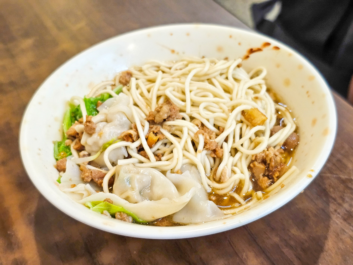 高雄鳳山|北芳園牛肉拉麵-大東店 乾麵/水餃/餛飩湯/酸辣麵 平價國民美食 - 第10張圖