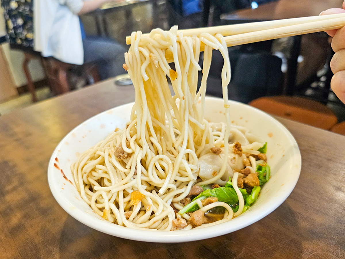 高雄鳳山|北芳園牛肉拉麵-大東店 乾麵/水餃/餛飩湯/酸辣麵 平價國民美食 - 第13張圖