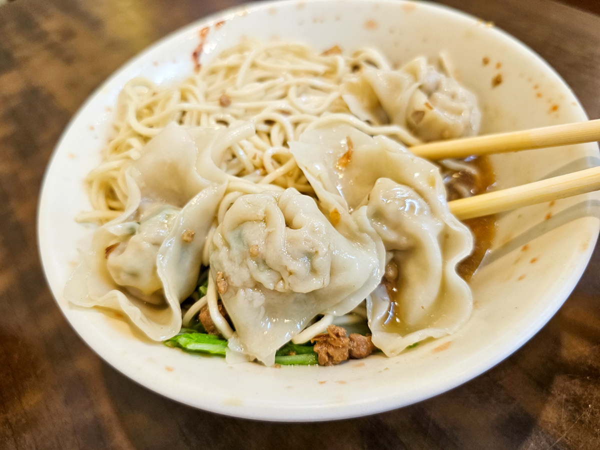 高雄鳳山|北芳園牛肉拉麵-大東店 乾麵/水餃/餛飩湯/酸辣麵 平價國民美食 - 第11張圖