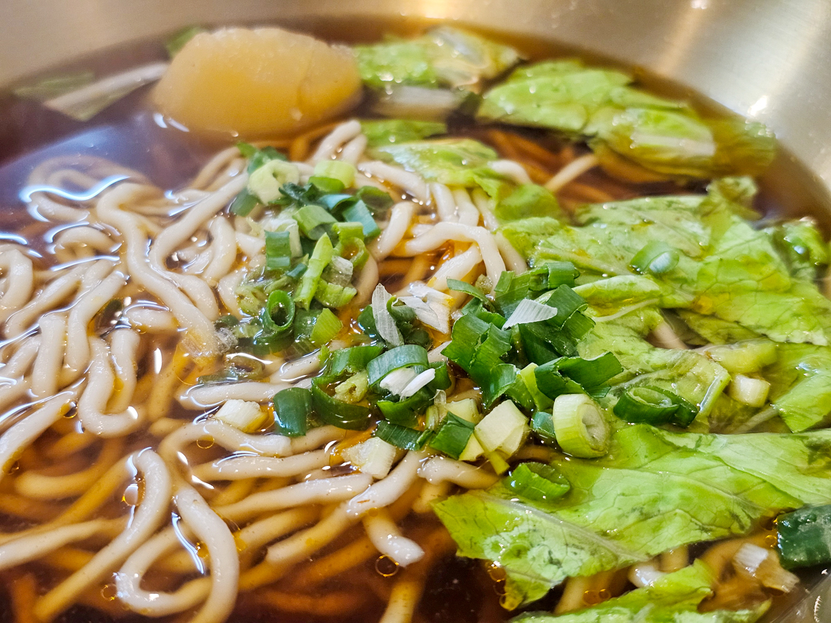 高雄鳳山|北芳園牛肉拉麵-大東店 乾麵/水餃/餛飩湯/酸辣麵 平價國民美食 - 第22張圖