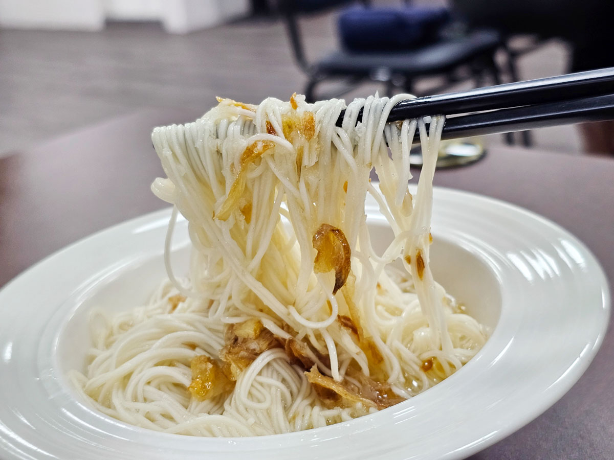 五甲美食推薦|呷雞湯鳳南店 在地人激推個人雞湯!帶骨土雞肉、去骨白羽雞腿肉暖心又暖胃 - 第11張圖