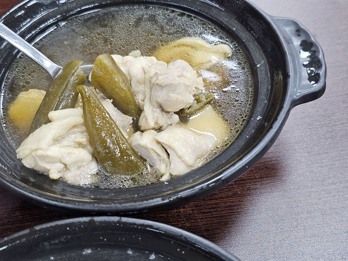 五甲美食推薦|呷雞湯鳳南店 在地人激推個人雞湯!帶骨土雞肉、去骨白羽雞腿肉暖心又暖胃 - 第14張圖