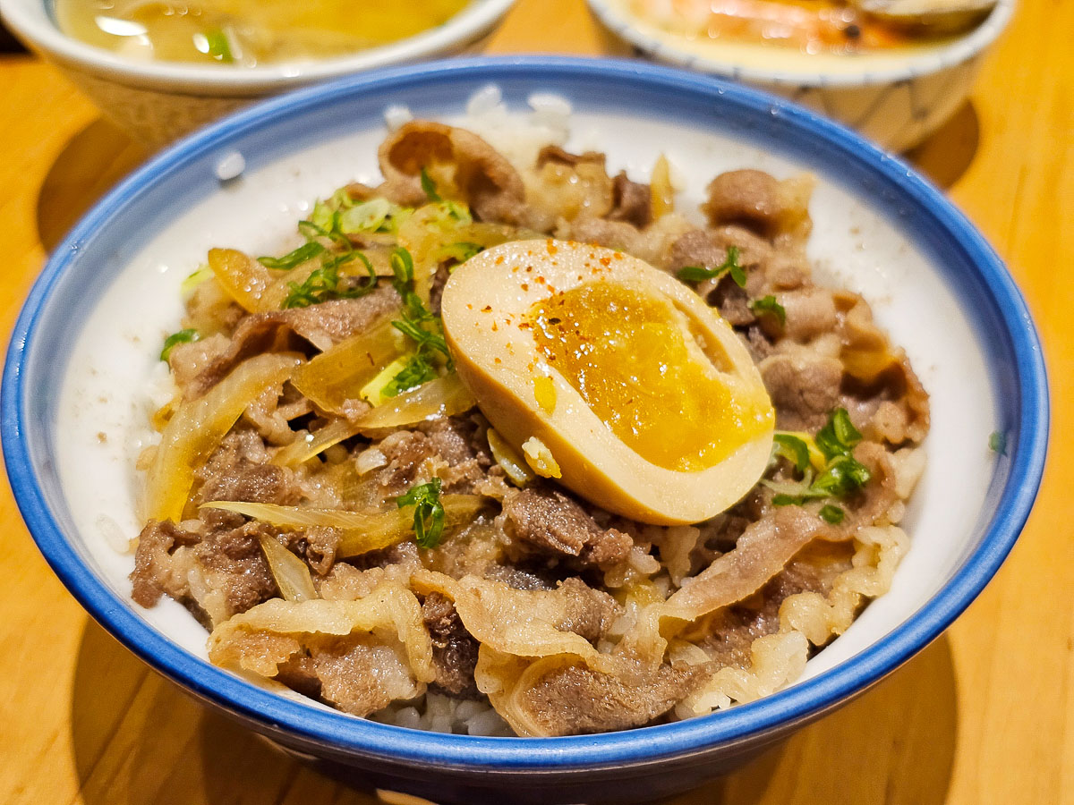 高雄前金|碰心蘿蔔 排骨炒飯超欠吃!握壽司30元起,上班族激推高CP值日式餐廳 - 第9張圖