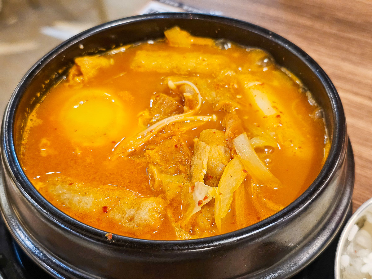 高雄五甲美食|七寶花韓式石鍋拌飯五甲店 新開幕!泡菜、海帶湯、白飯無限供應吃到飽,平價韓國料理、家庭聚餐新選擇 - 第12張圖