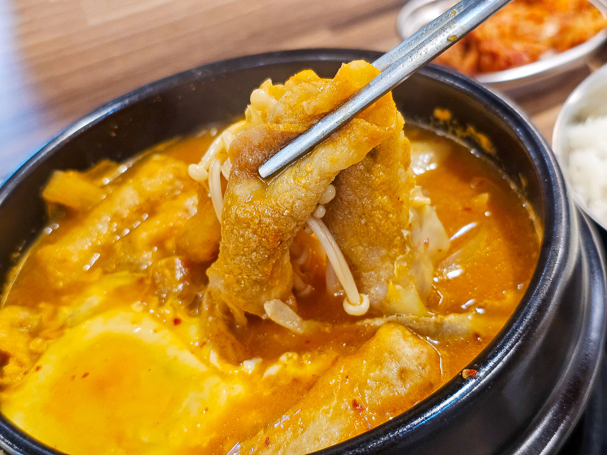高雄五甲美食|七寶花韓式石鍋拌飯五甲店 新開幕!泡菜、海帶湯、白飯無限供應吃到飽,平價韓國料理、家庭聚餐新選擇 - 第15張圖
