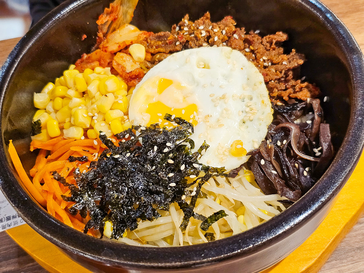 高雄五甲美食|七寶花韓式石鍋拌飯五甲店 新開幕!泡菜、海帶湯、白飯無限供應吃到飽,平價韓國料理、家庭聚餐新選擇 - 第7張圖