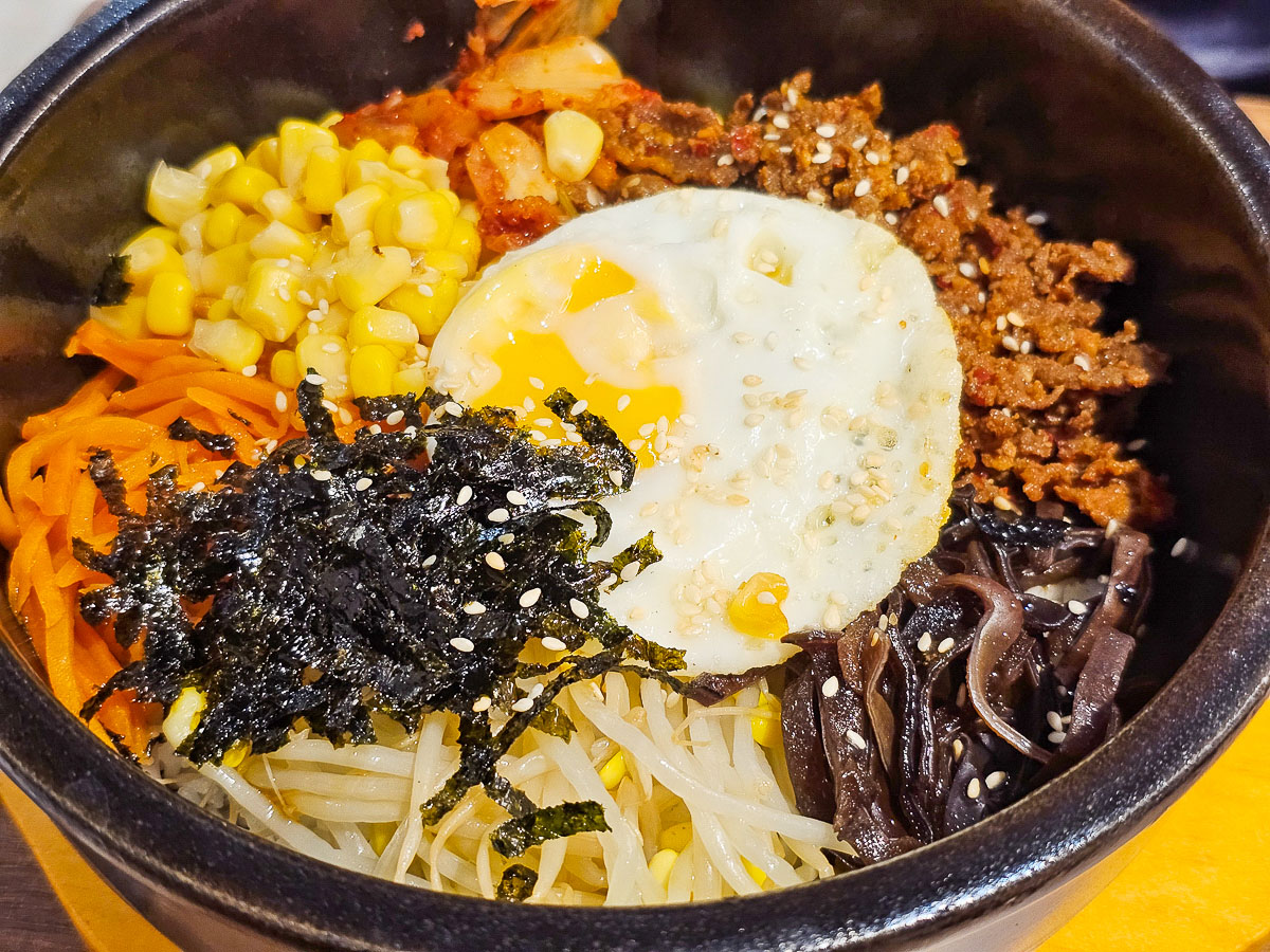 高雄五甲美食|七寶花韓式石鍋拌飯五甲店 新開幕!泡菜、海帶湯、白飯無限供應吃到飽,平價韓國料理、家庭聚餐新選擇 - 第9張圖
