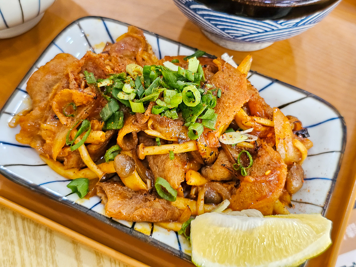 鳳山大東｜良盛吉食 輕食系丼飯也能很有飽足感！寵物友善