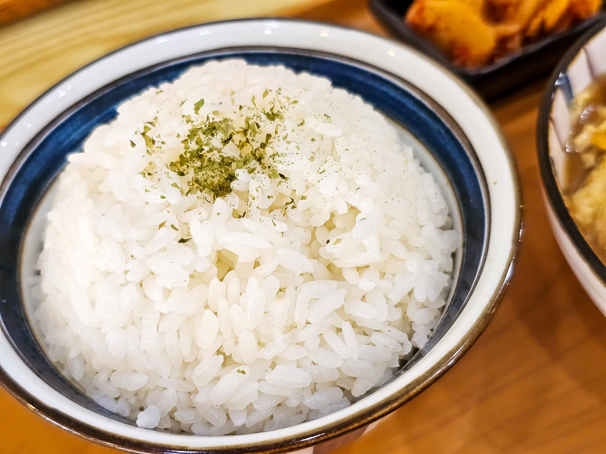 鳳山大東｜良盛吉食 輕食系丼飯也能很有飽足感！寵物友善
