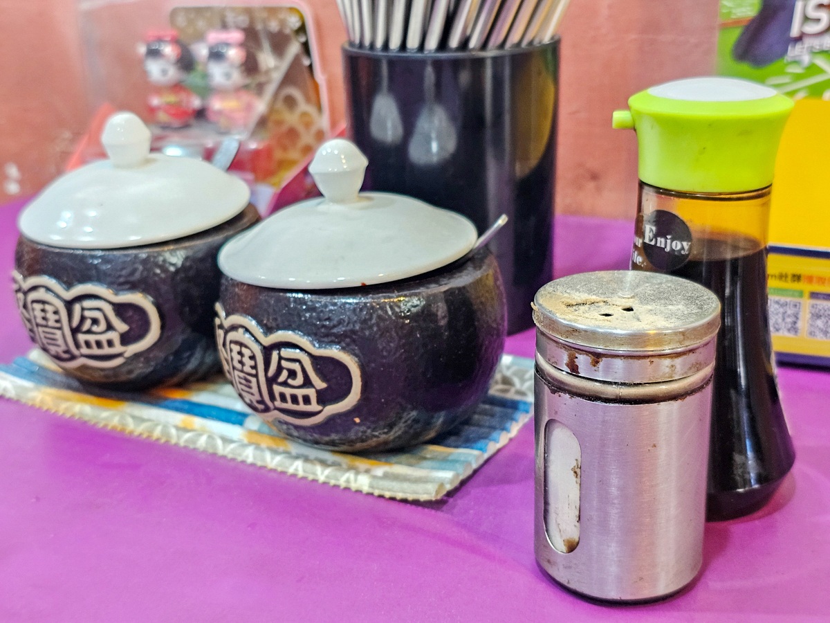 鳳山小吃|鳳城米糕民生店 古早味米糕/ 肉羹/滷鴨蛋,冷氣開放,大東捷運站旁銅板美食 - 第4張圖