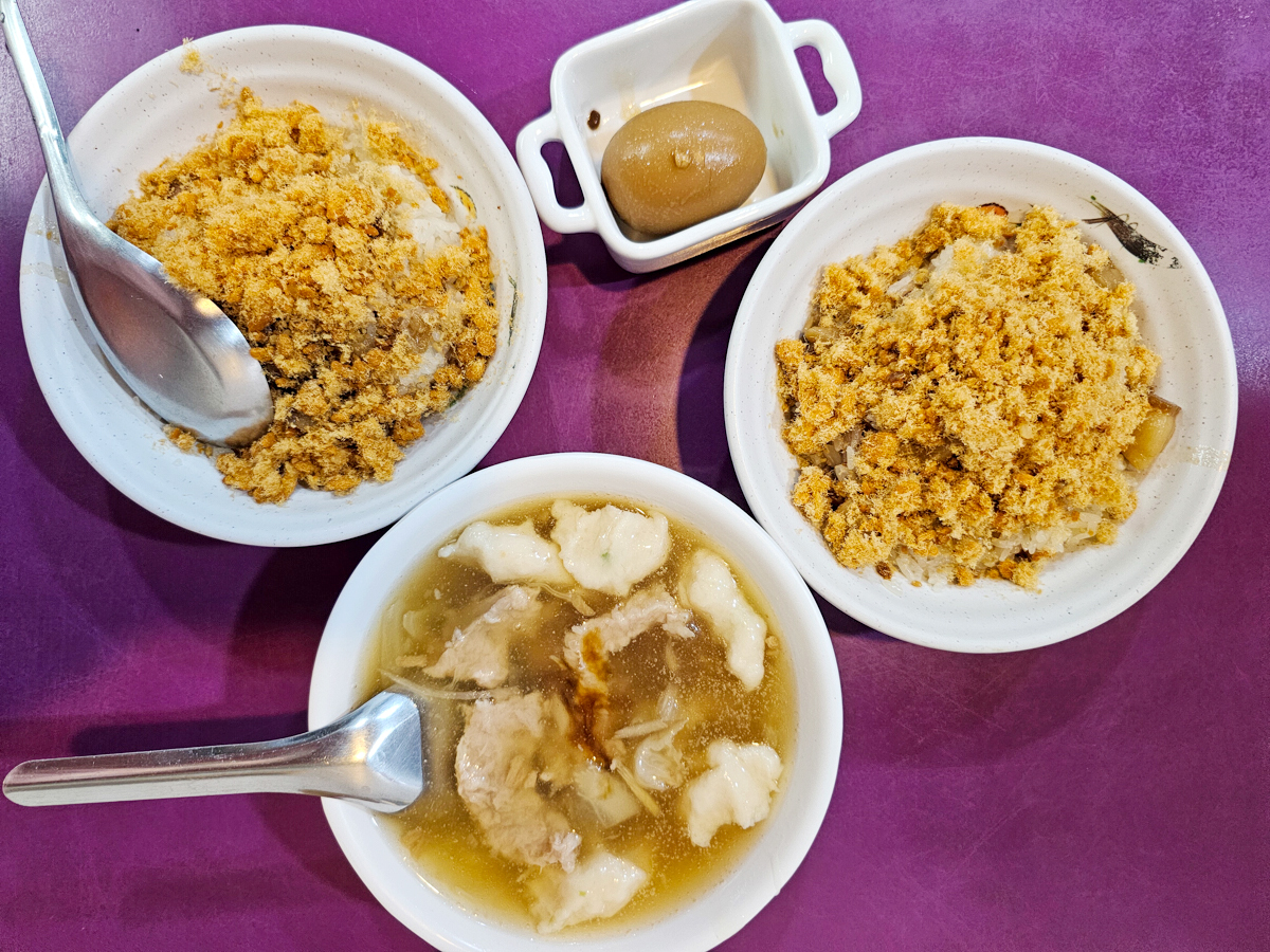 鳳山小吃|鳳城米糕民生店 古早味米糕/ 肉羹/滷鴨蛋,冷氣開放,大東捷運站旁銅板美食 - 第7張圖