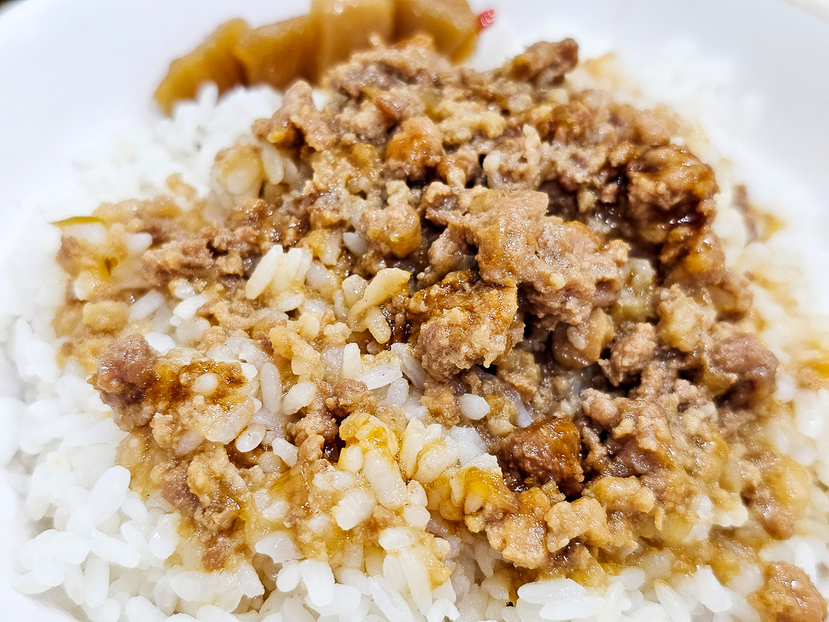 南投魚池|一麵堂 噴香肉燥飯、牛肉麵、水餃, 茶香入味一吃入魂!平價美味CP值超高 - 第10張圖