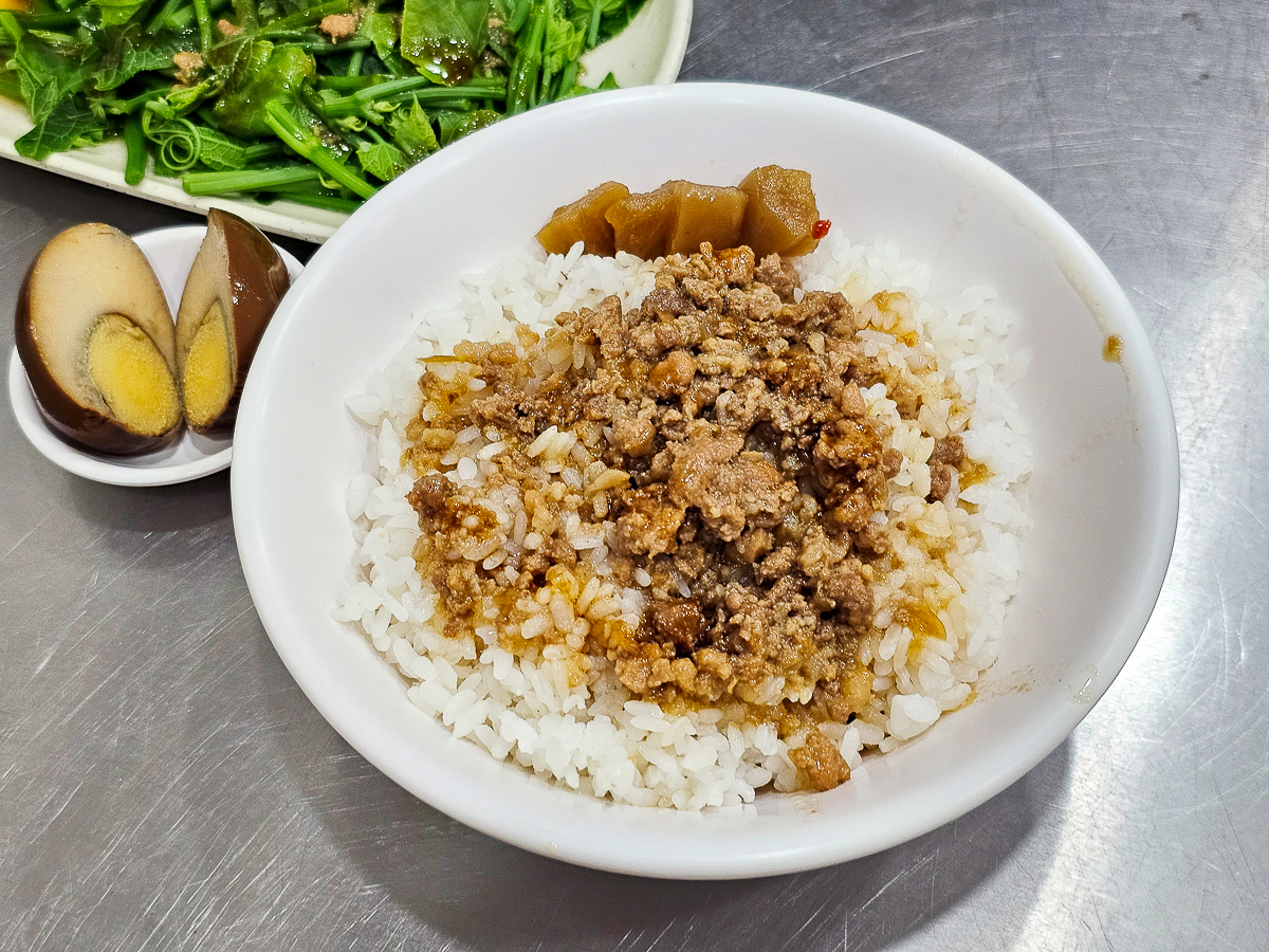 南投魚池|一麵堂 噴香肉燥飯、牛肉麵、水餃, 茶香入味一吃入魂!平價美味CP值超高 - 第9張圖