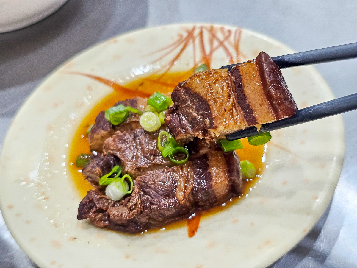 南投魚池|一麵堂 噴香肉燥飯、牛肉麵、水餃, 茶香入味一吃入魂!平價美味CP值超高 - 第19張圖