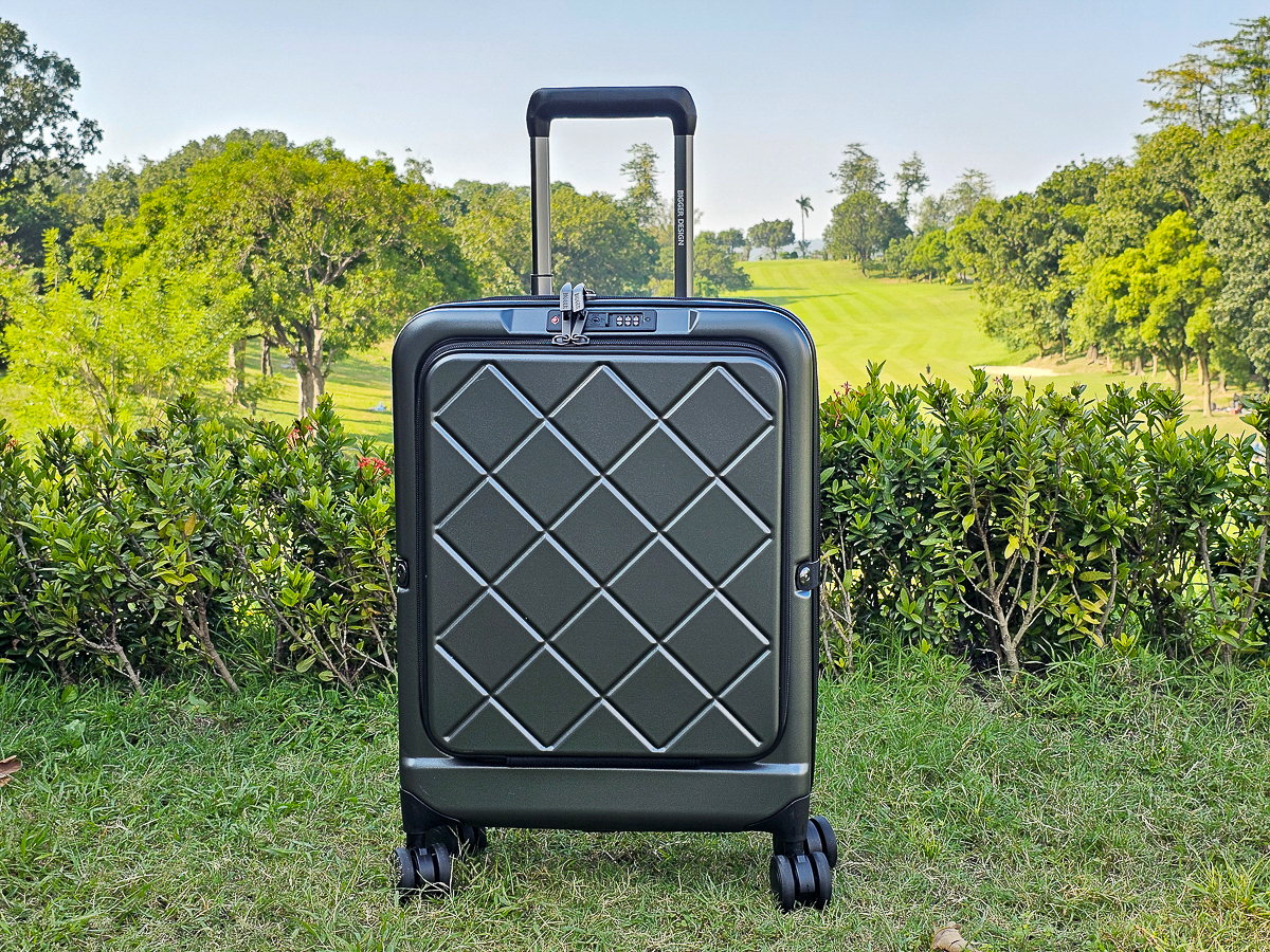 我把行李箱變小了!BIGGER 20吋菱格紋前開摺疊箱 行李箱界的小魔術師 - 第2張圖