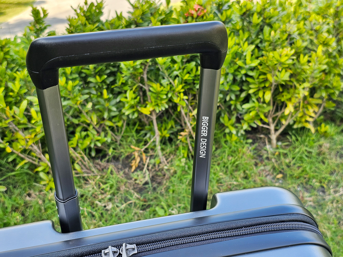 我把行李箱變小了!BIGGER 20吋菱格紋前開摺疊箱 行李箱界的小魔術師 - 第6張圖