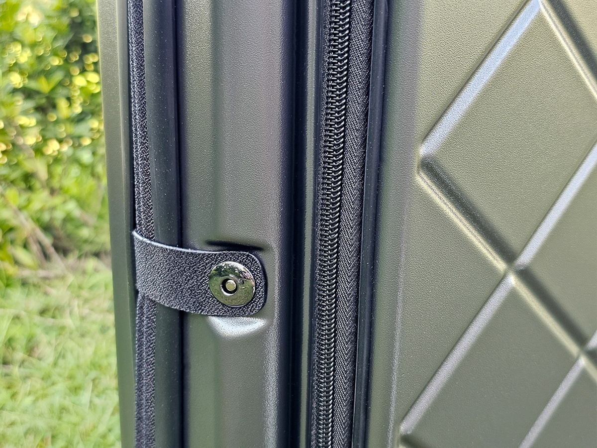 我把行李箱變小了!BIGGER 20吋菱格紋前開摺疊箱 行李箱界的小魔術師 - 第13張圖