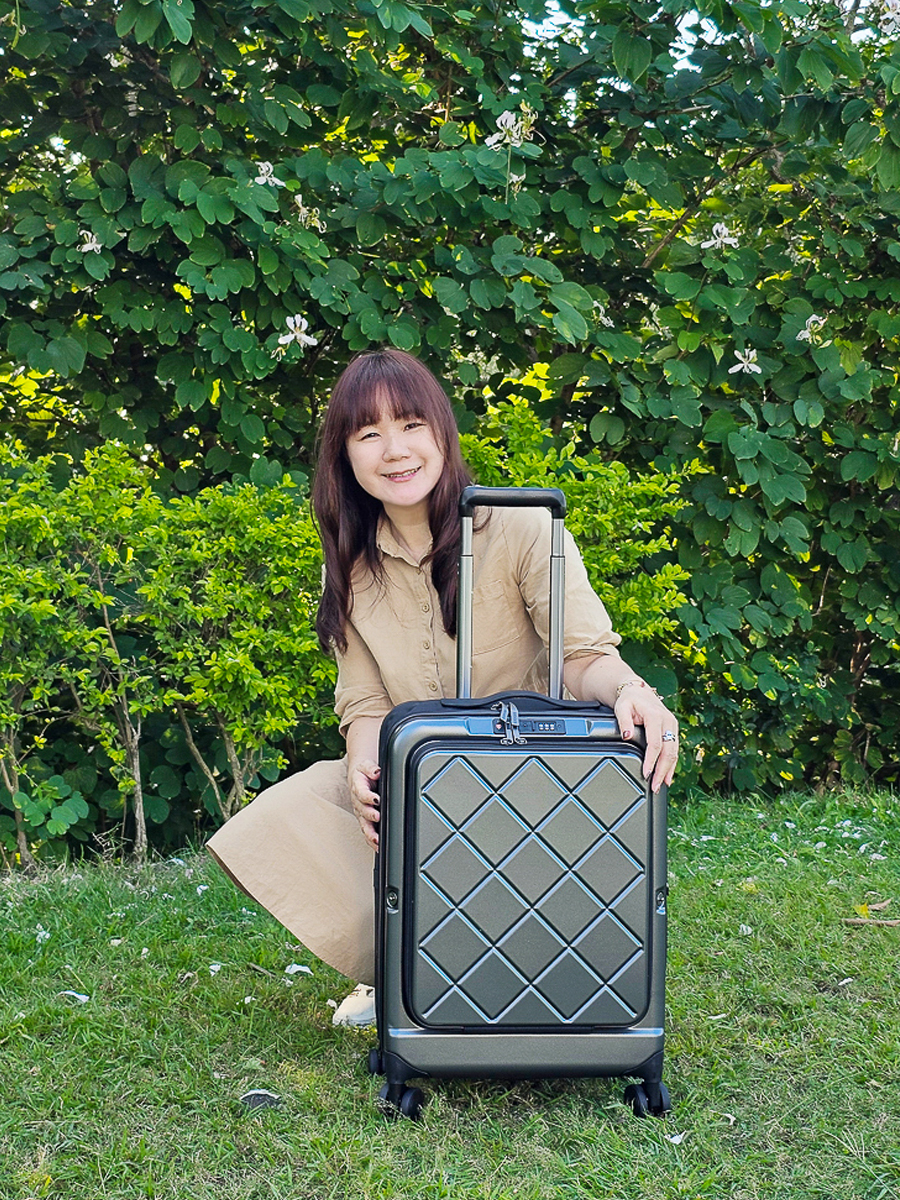 我把行李箱變小了!BIGGER 20吋菱格紋前開摺疊箱 行李箱界的小魔術師 - 第15張圖
