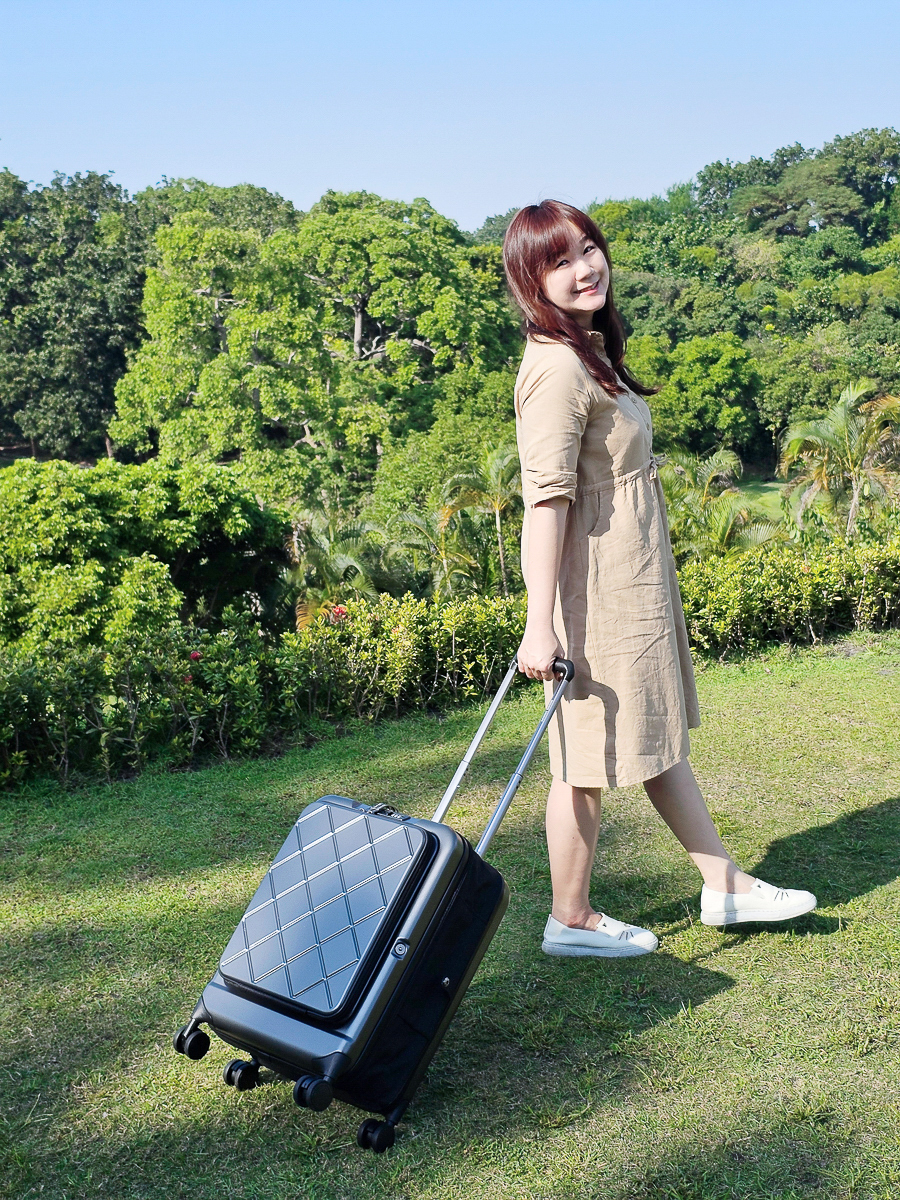 我把行李箱變小了!BIGGER 20吋菱格紋前開摺疊箱 行李箱界的小魔術師 - 第10張圖