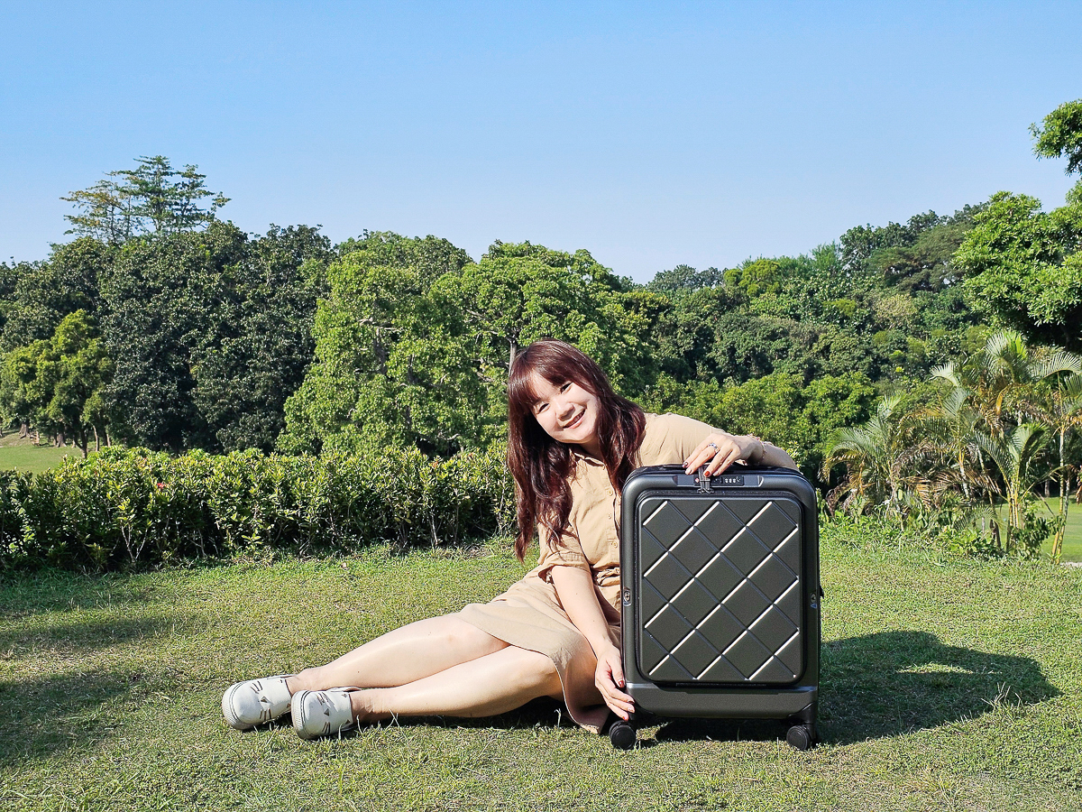 我把行李箱變小了!BIGGER 20吋菱格紋前開摺疊箱 行李箱界的小魔術師 - 第3張圖