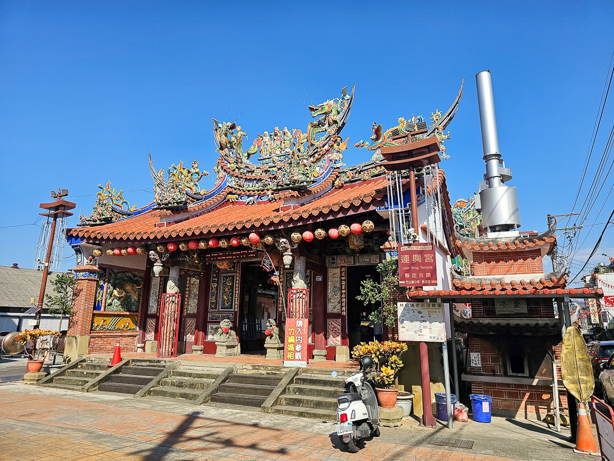 竹山老街美食｜北港香菇肉羹 連興宮旁在地老店，大塊肉羹吃起來超過癮！