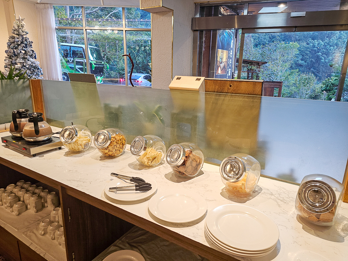 南投信義|東光行旅 一泊二食全新裝潢電梯飯店,露天泳池、景觀溫泉池,東埔溫泉平價住宿推薦 - 第12張圖 南投信義|東光行旅 一泊二食全新裝潢電梯飯店,露天泳池、景觀溫泉池,東埔溫泉平價住宿推薦