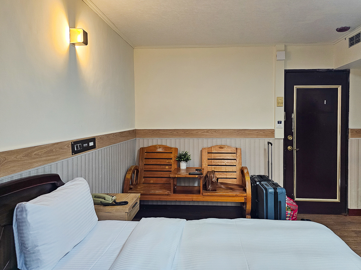 南投信義|東光行旅 一泊二食全新裝潢電梯飯店,露天泳池、景觀溫泉池,東埔溫泉平價住宿推薦 - 第19張圖 南投信義|東光行旅 一泊二食全新裝潢電梯飯店,露天泳池、景觀溫泉池,東埔溫泉平價住宿推薦