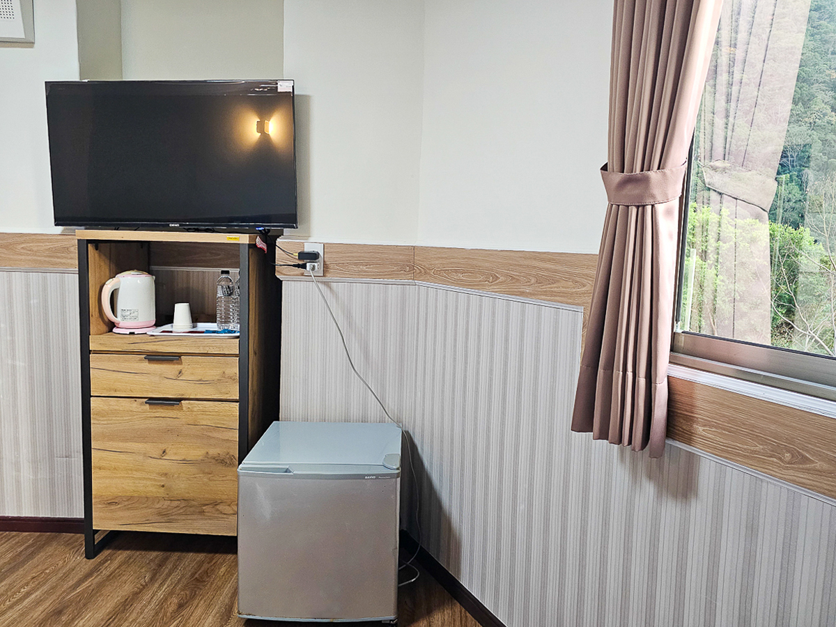 南投信義|東光行旅 一泊二食全新裝潢電梯飯店,露天泳池、景觀溫泉池,東埔溫泉平價住宿推薦 - 第22張圖 南投信義|東光行旅 一泊二食全新裝潢電梯飯店,露天泳池、景觀溫泉池,東埔溫泉平價住宿推薦