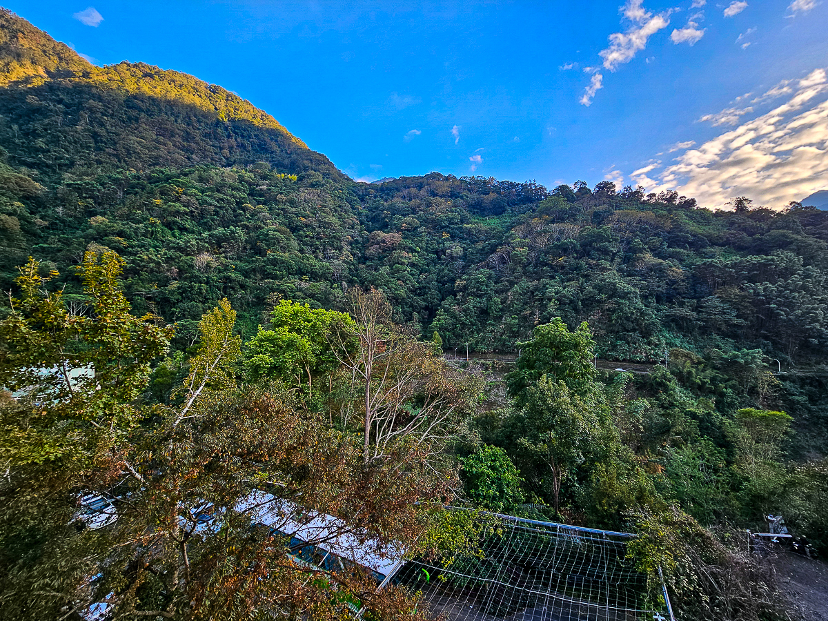 南投信義|東光行旅 一泊二食全新裝潢電梯飯店,露天泳池、景觀溫泉池,東埔溫泉平價住宿推薦 - 第17張圖 南投信義|東光行旅 一泊二食全新裝潢電梯飯店,露天泳池、景觀溫泉池,東埔溫泉平價住宿推薦